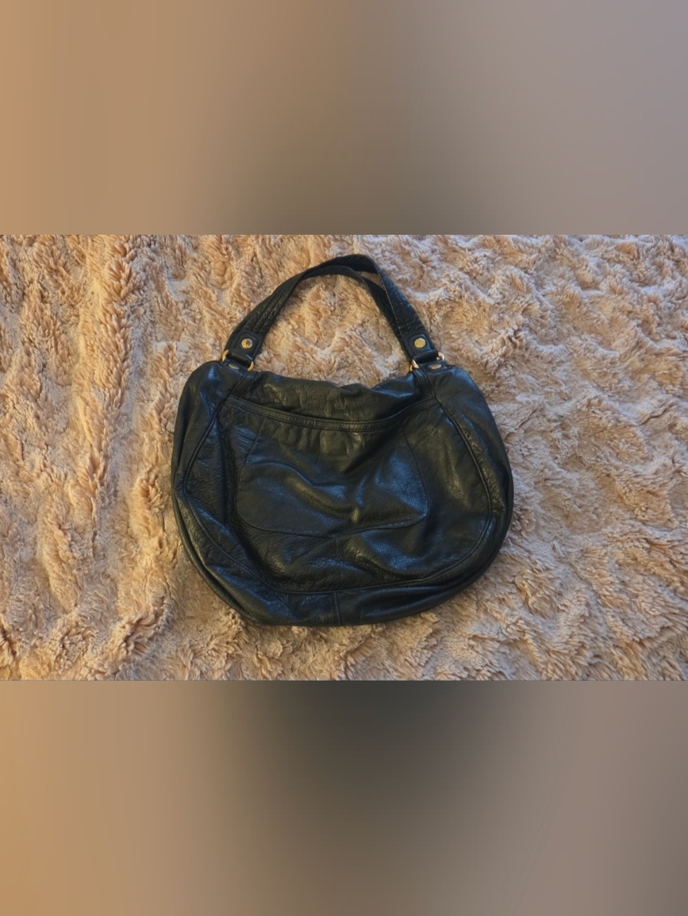 Black Leather Shoulder Bag with Gold Turn-Lock - Picture 2 of 7